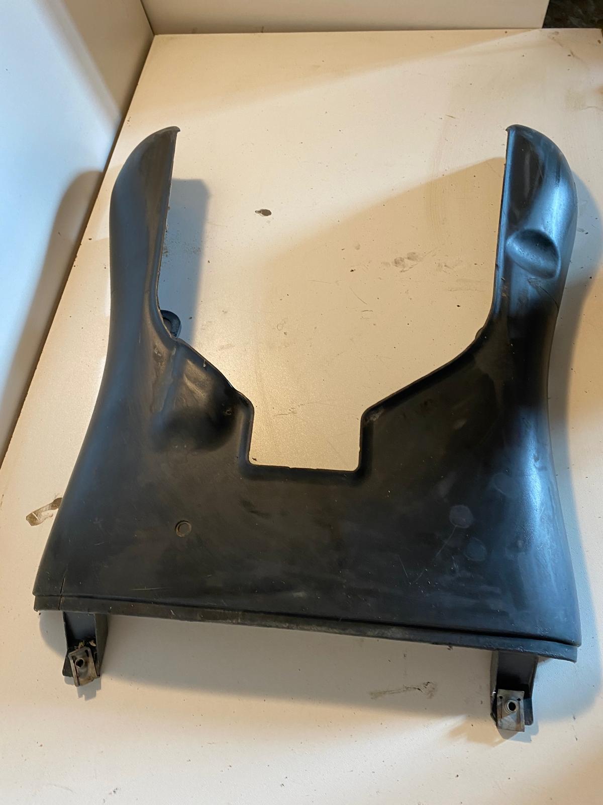 Scut/pod pedalier inferior Piaggio Liberty