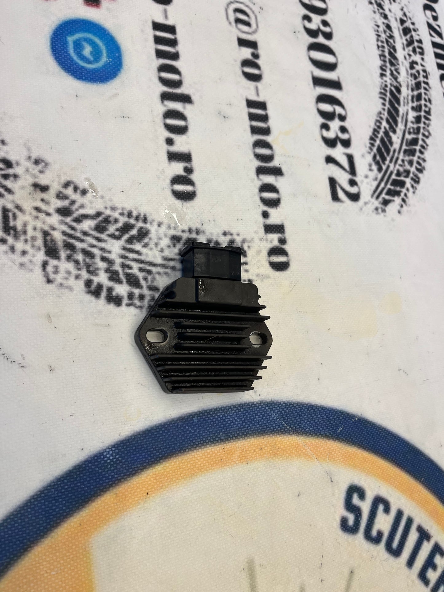 Regulator de tensiune - releu de incarcare Benelli Velvet YAMAHA YP 250 YP 300
