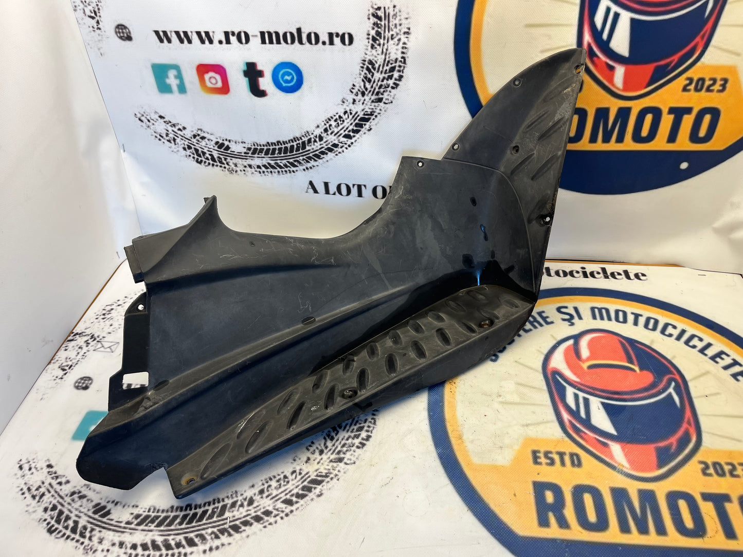 Pod pedalier dreapta Benelli Velvet
