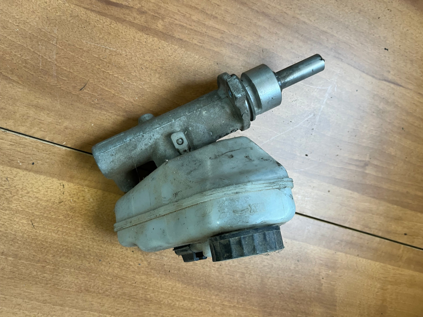 Vas lichid de frana si pompa frana Ford Mondeo 2000-2005