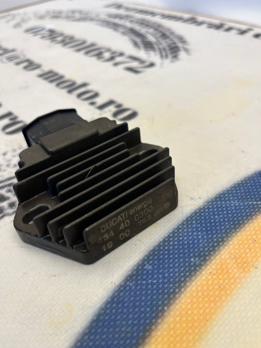 Regulator de tensiune - releu de incarcare Benelli Velvet YAMAHA YP 250 YP 300