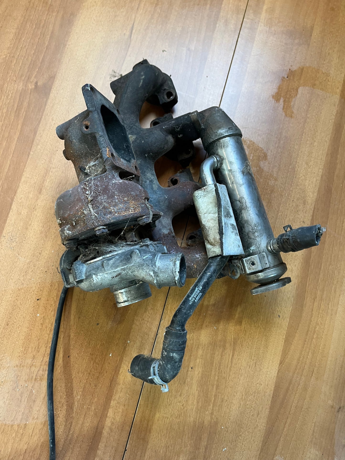 Turbo compresor galerie racitor gaze Ford Mondeo 2000-2007 2.0 diesel