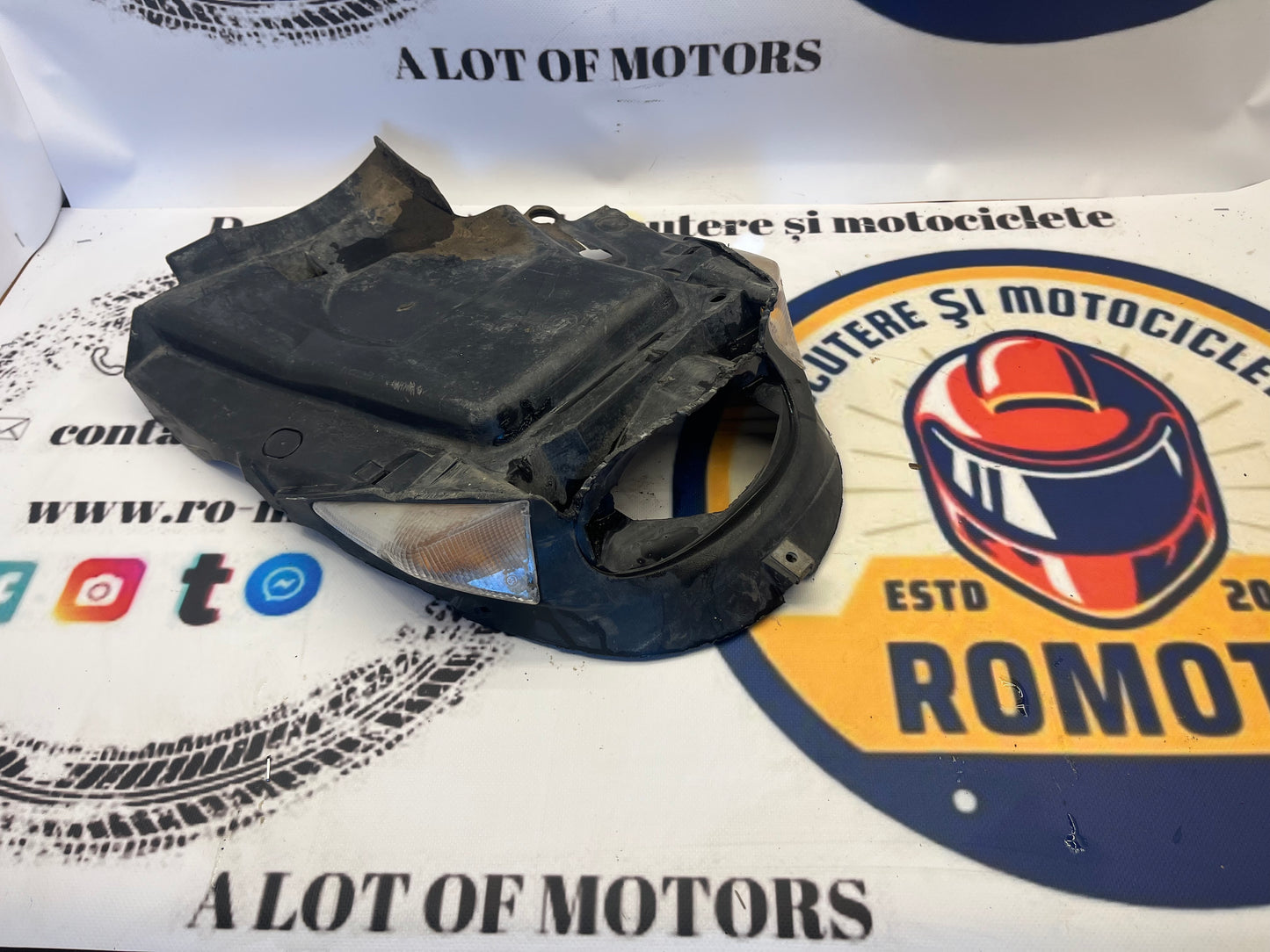 Aripa inferioara spate Peugeot speedfight + semnalizari