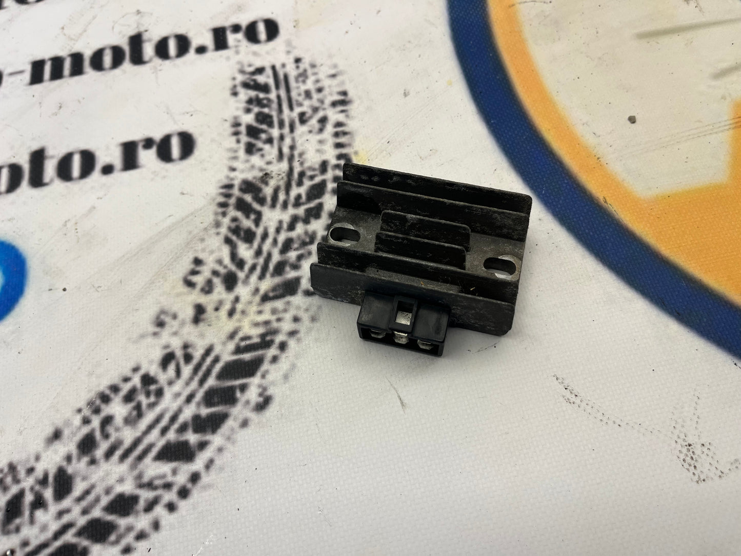 Regulator de tensiune Piaggio X9