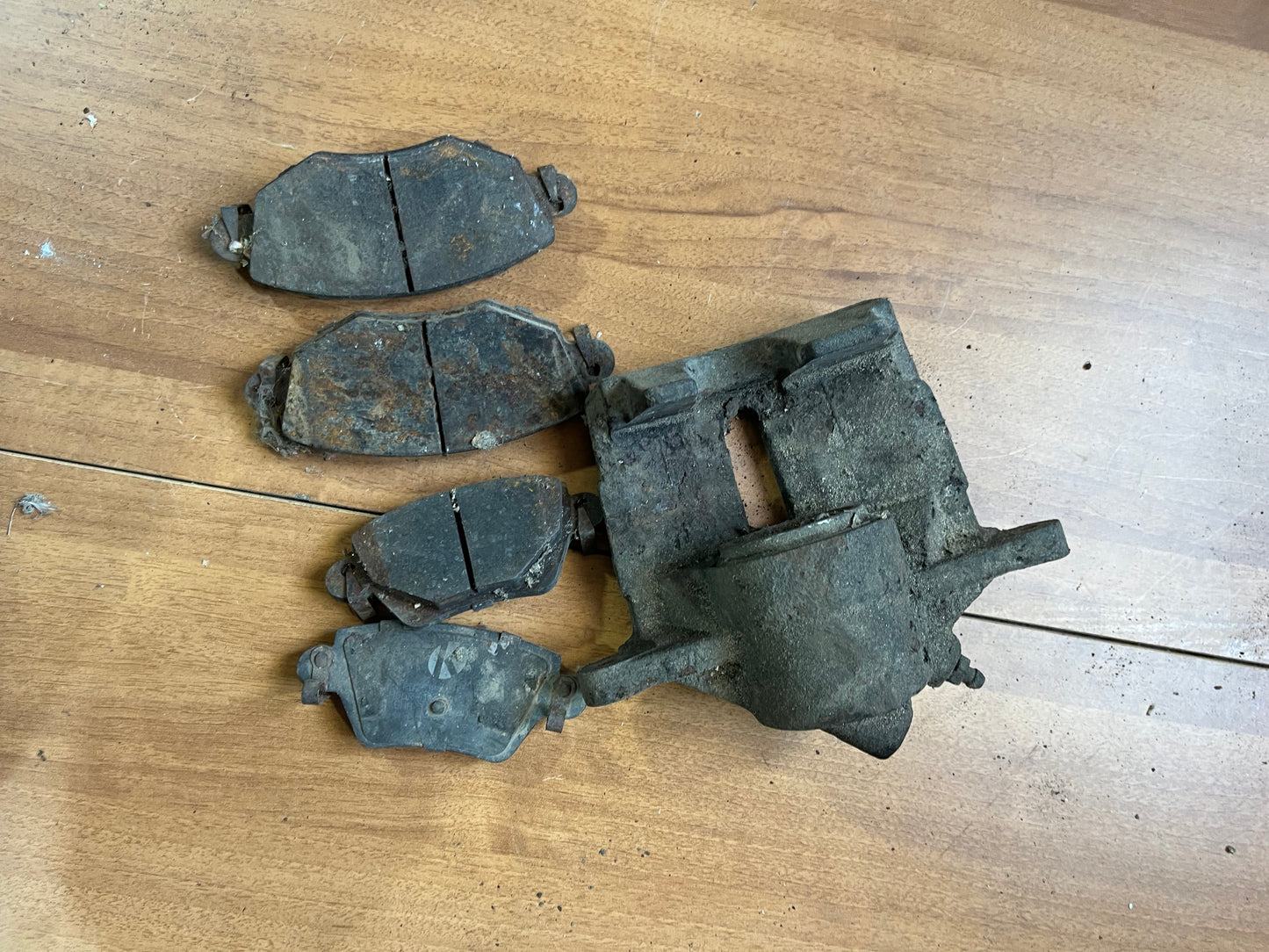 Etrieri frana si placute Ford Mondeo 2000-2005
