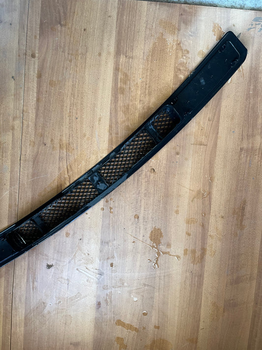 Difuzor grila capota VW LT 28 35 1996-2003
