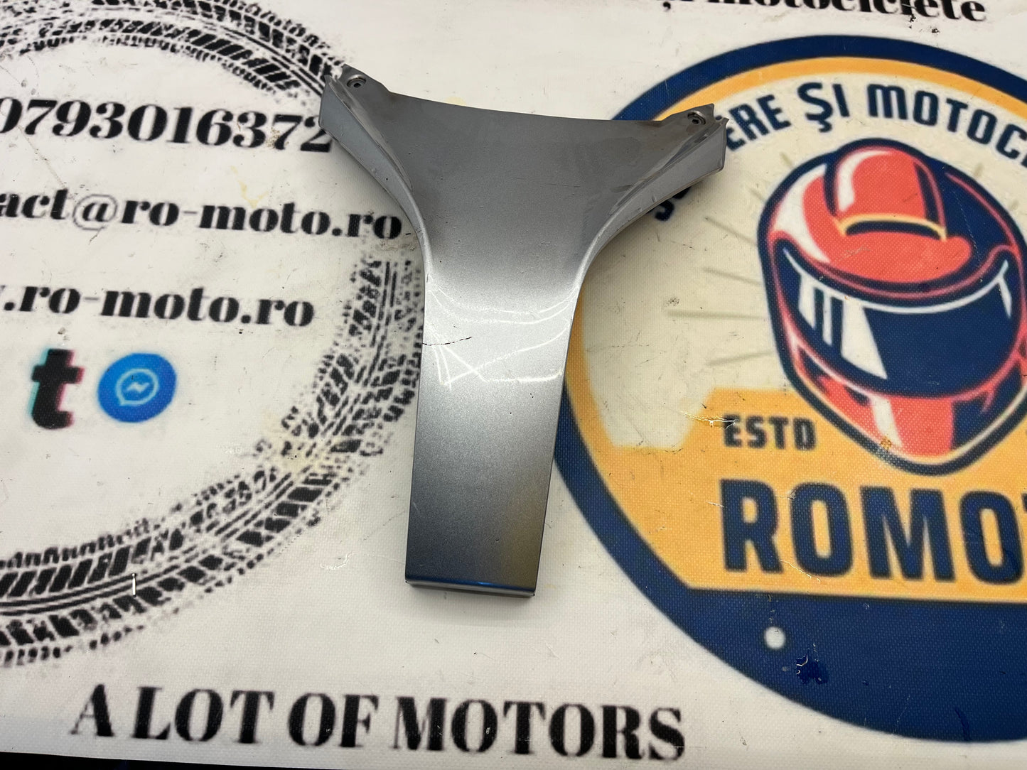 Carena centrala intre triple Honda S Wing FES