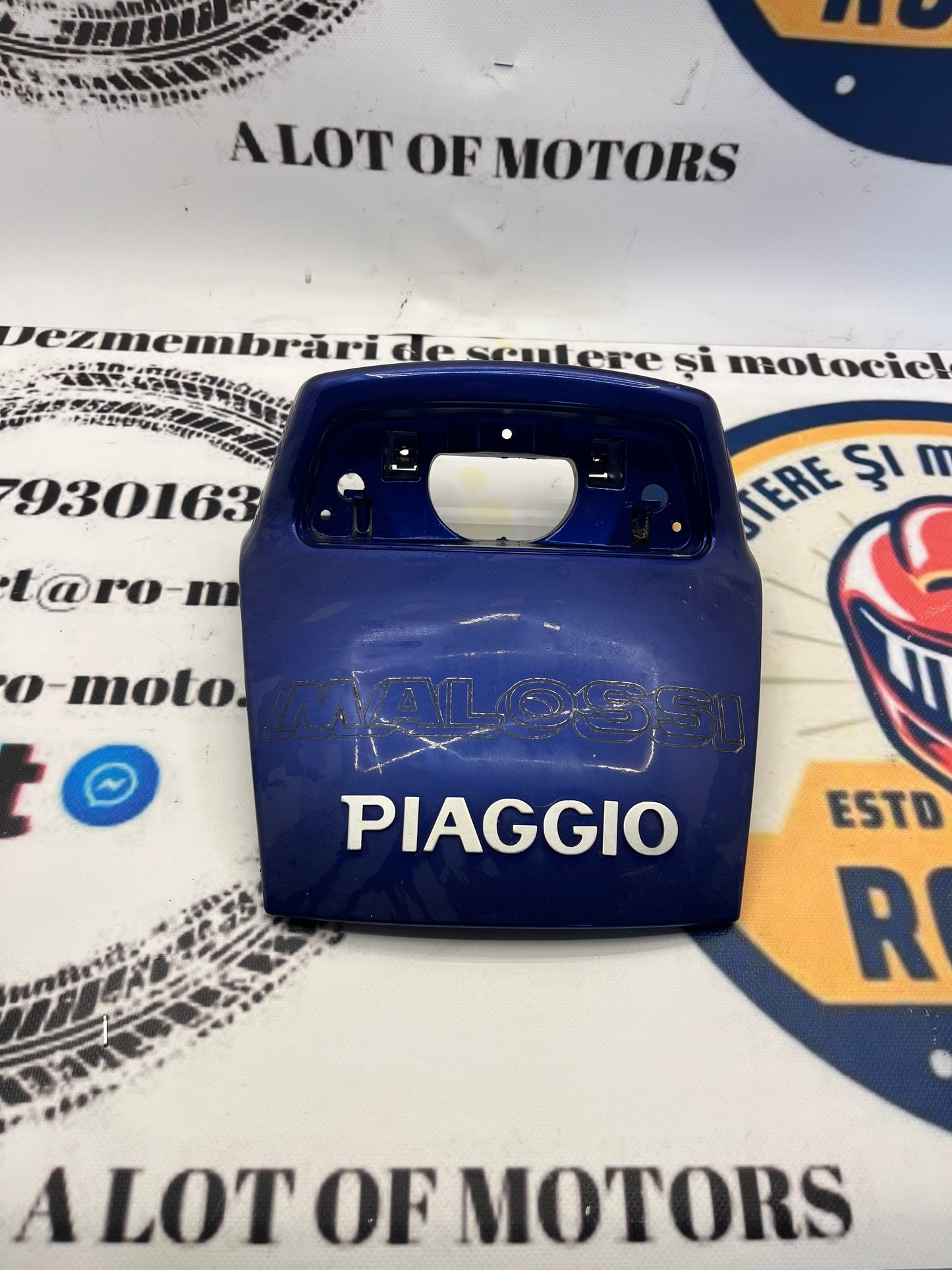 Carena pe mijloc Piaggio X9