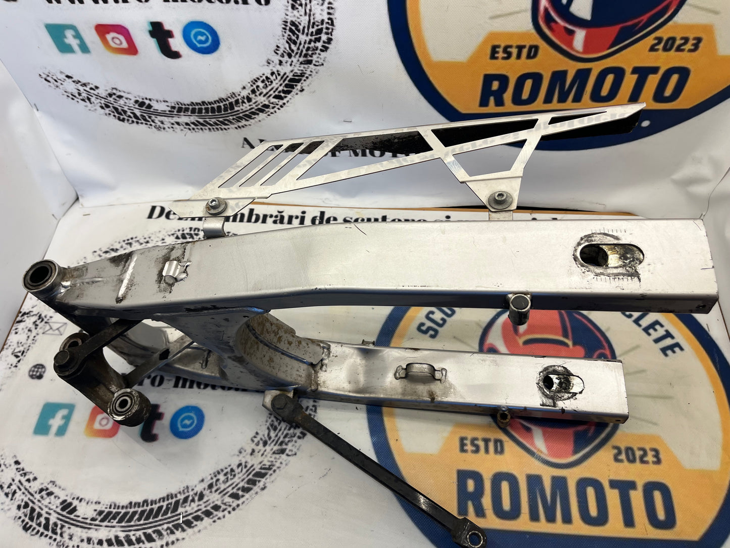 Bascula - Bieleta amortizor - protectie lant Suzuki Bandit GSF